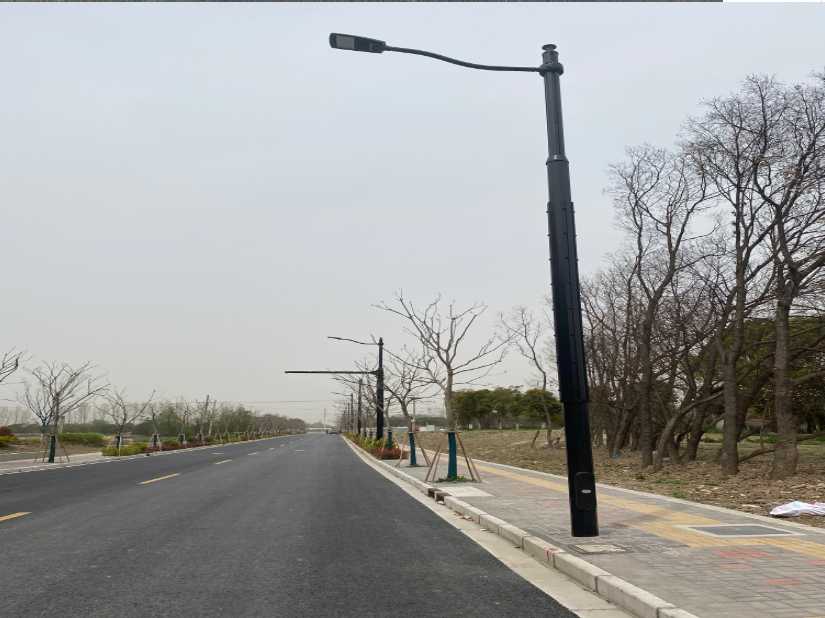 二连浩特市上海综合杆 太阳能路灯工程